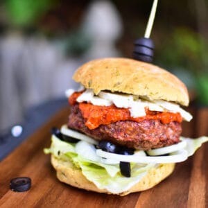 Balkan Burger mit Feta Rezept