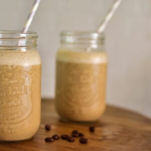 Frühstücks Kaffee Smoothie mit Haferflocken