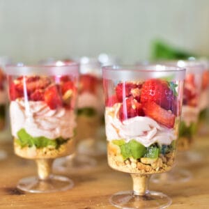 Erdbeer dessert im glas