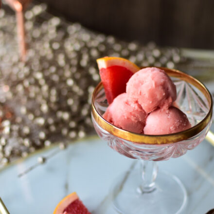 Cremiges Grapefruit Sorbet aus der Ninja Creami Deluxe – festliches Winterdessert
