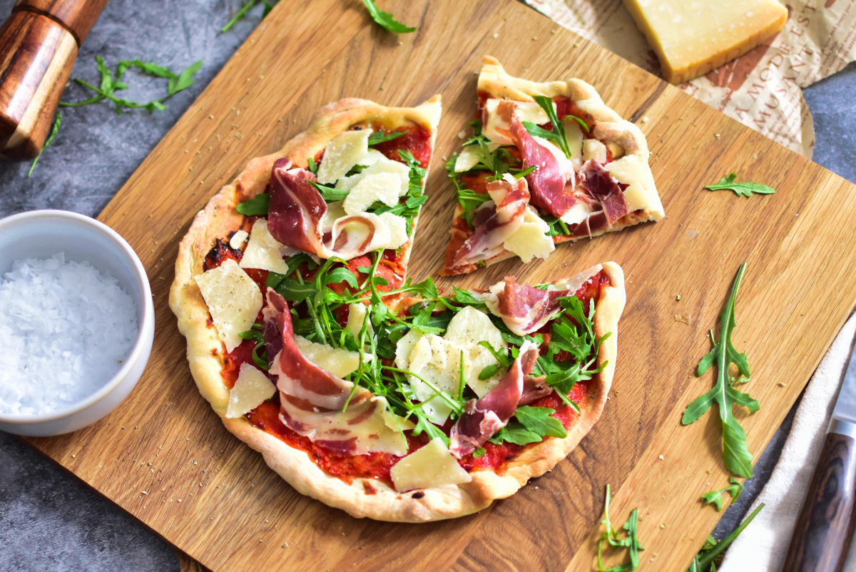 Pizza in der Heißluftfritteuse – selbstgemacht und knusprig
