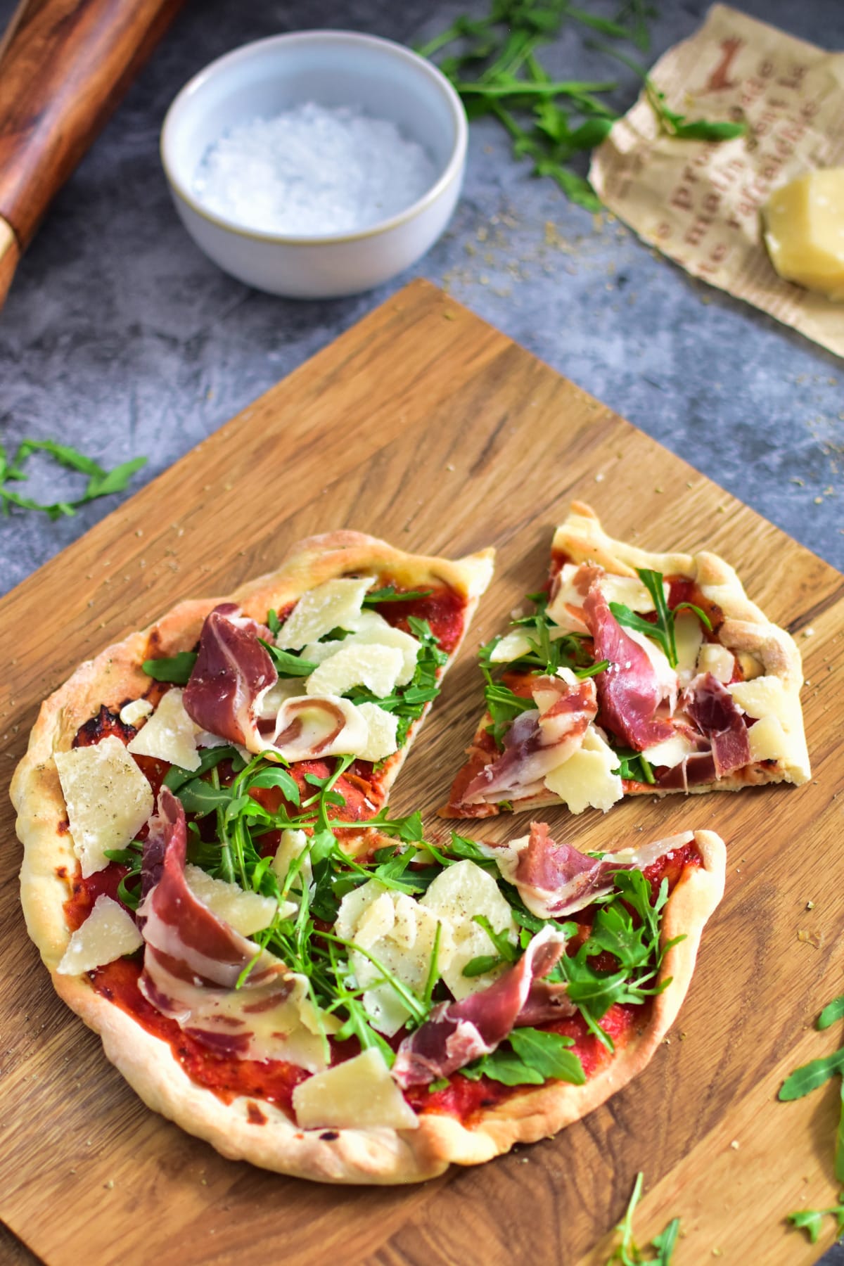 Pizza in der Heißluftfritteuse - selbstgemacht und knusprig