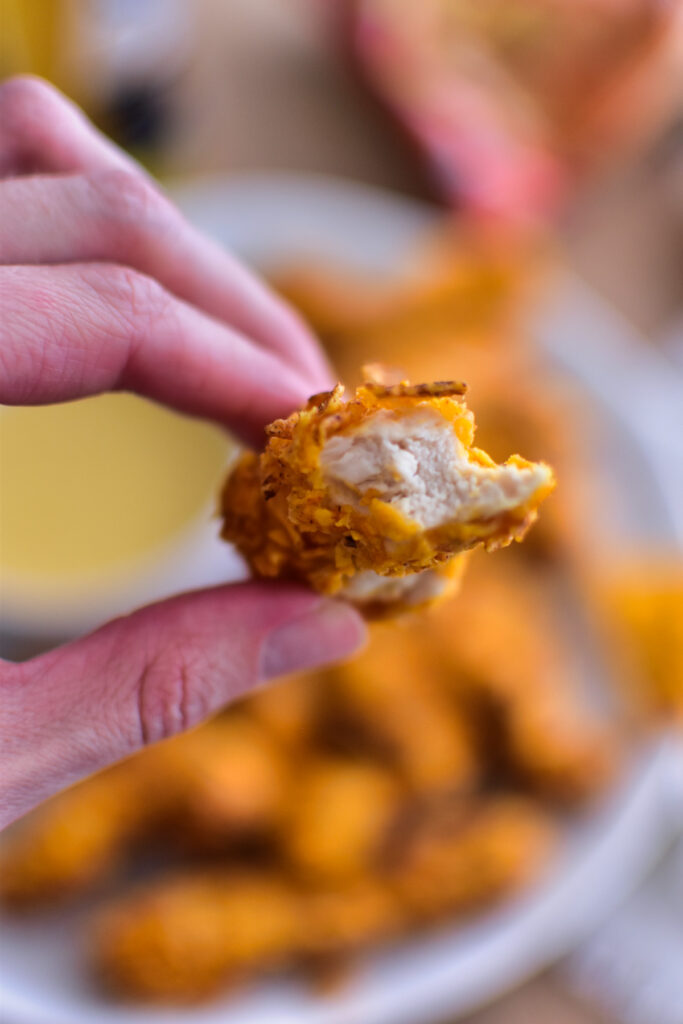 Knusprige Chicken Nuggets aus der Heißluftfritteuse - innen super zart
