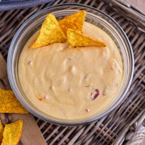 Schneller Chili Cheese Dip
