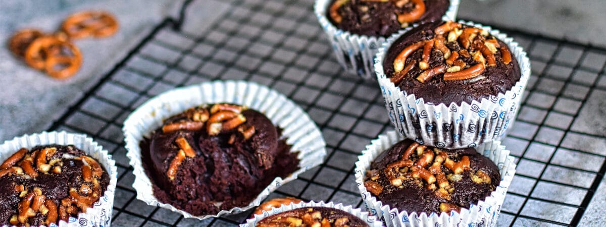 Leckere Muffins mit Whiskey und Salzbrezeln