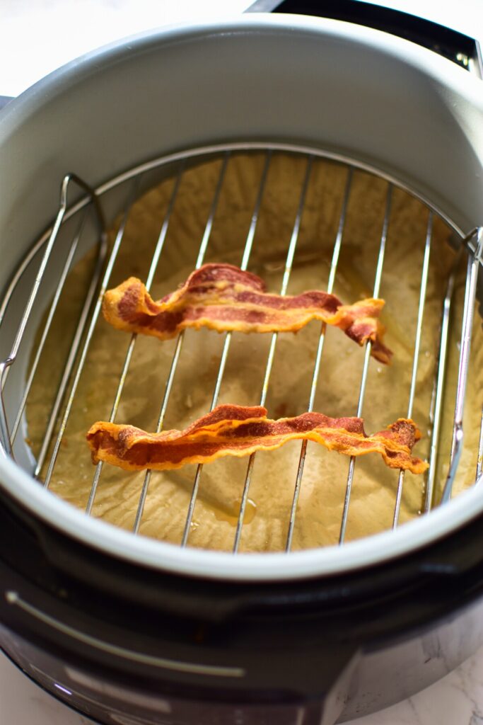 Airfryer Hack: Bacon in der Heißluftfritteuse