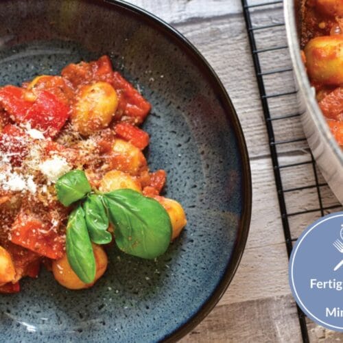 Schnelles Feierabend-Rezept für Gnocchi mit Bacon und rauchiger Paprika