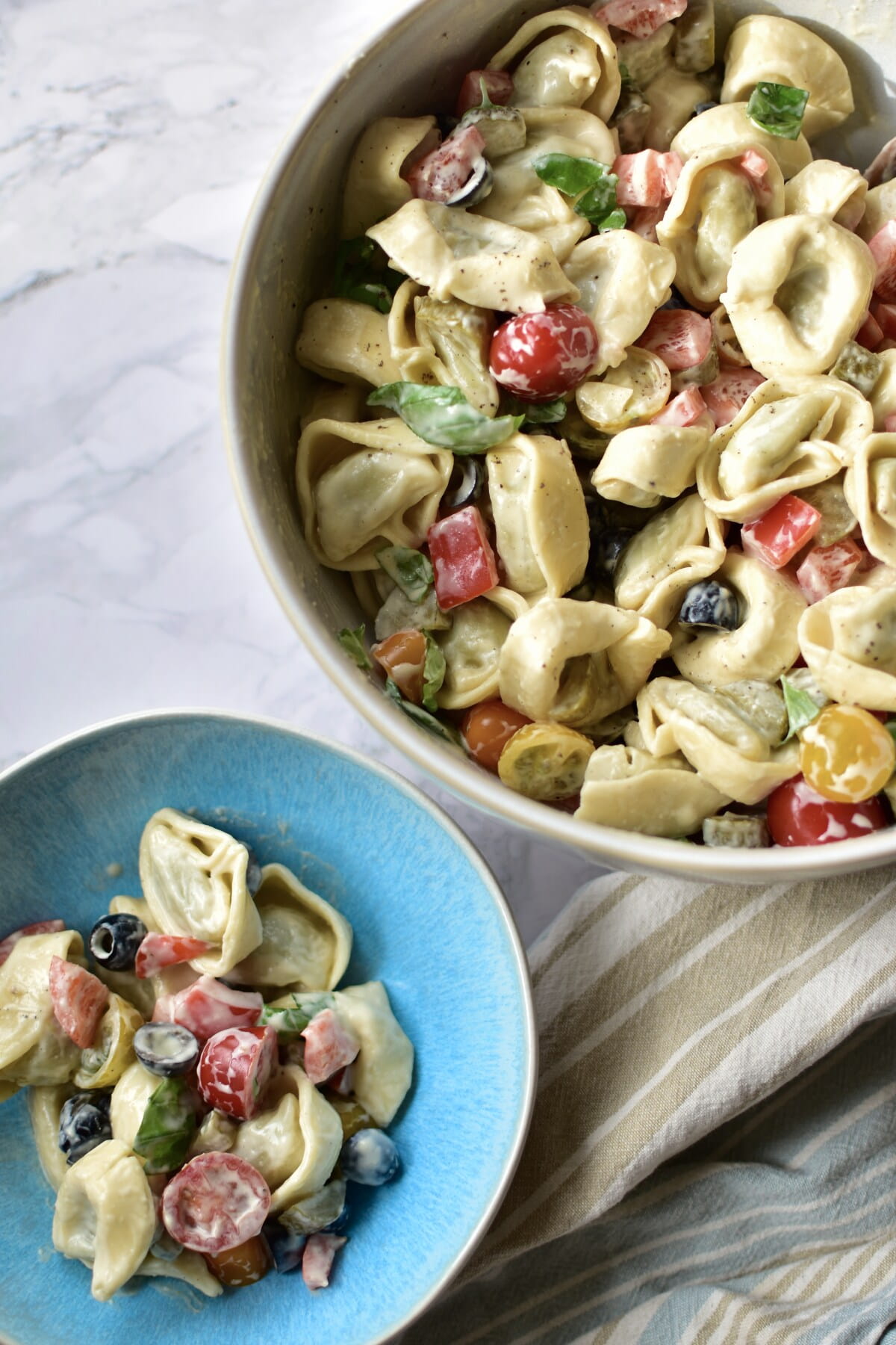 Tortellini Salat mit Joghurt: Ein sommerliches Genuss-Rezept