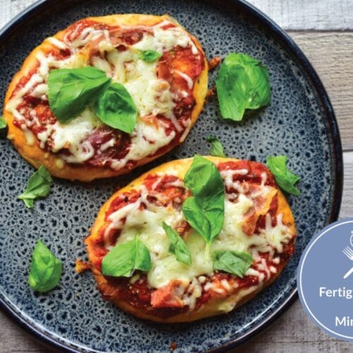 Schnelles Rezept für Naan Pizza in 10 Minuten