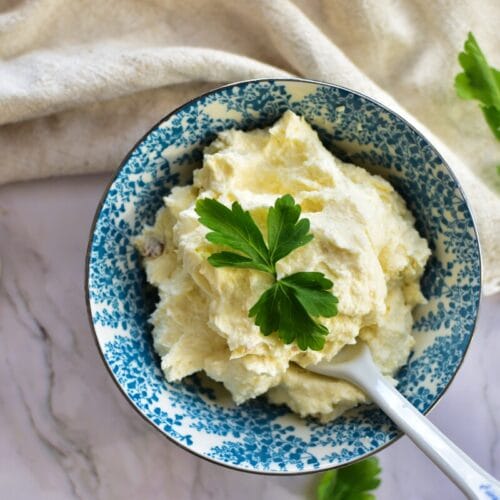 Frischkäse: Knoblauch Creme Dip mit Parmesan