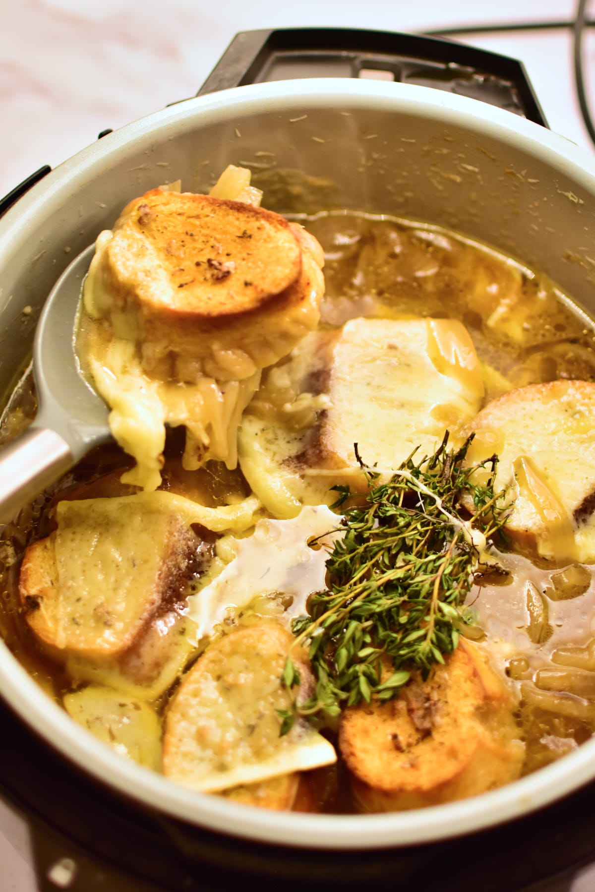 Französische Zwiebelsuppe im Slow Cooker « Hauptsache-Lecker