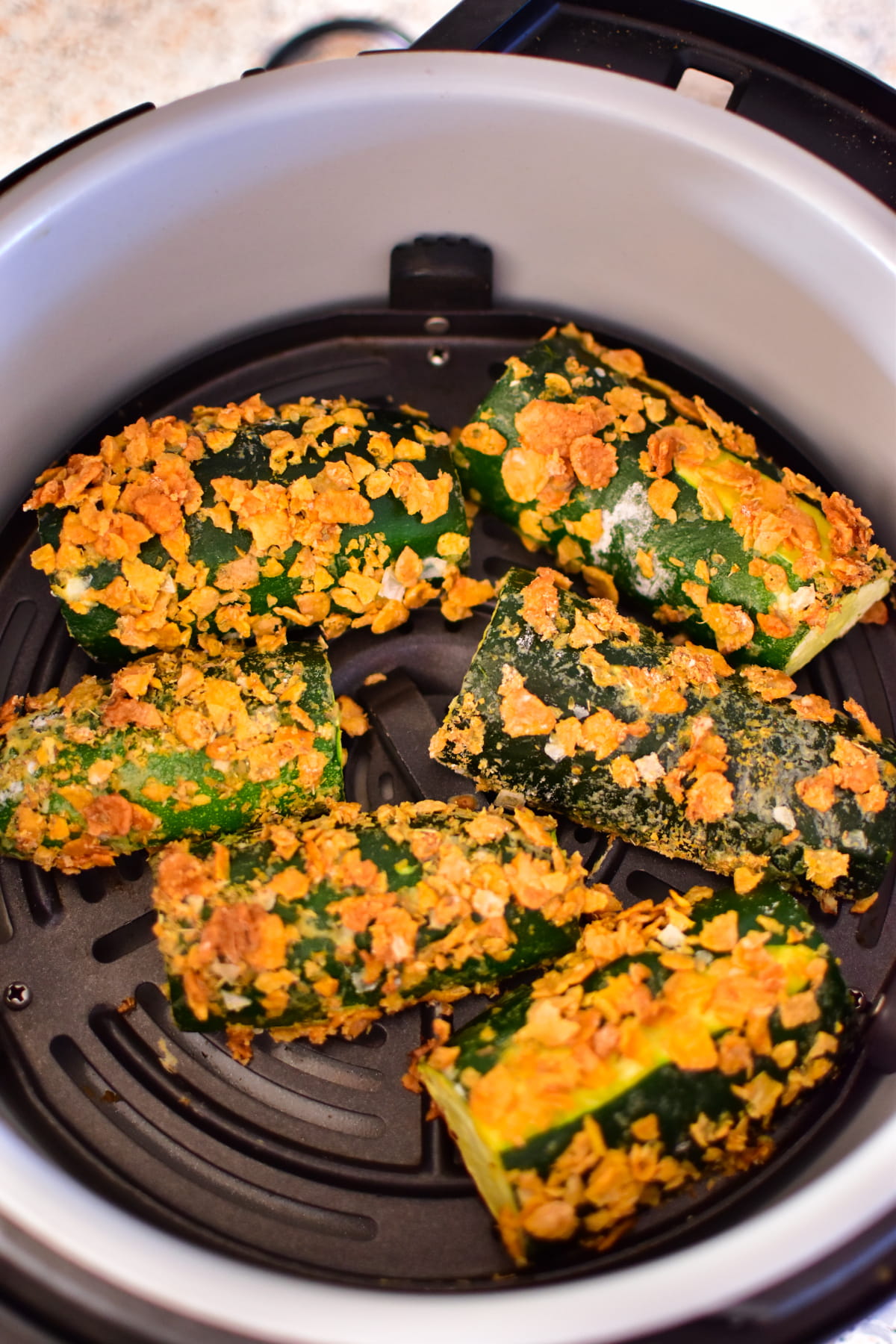 Überbackene Zucchini im Airfryer: Knusprig - würzig - gut