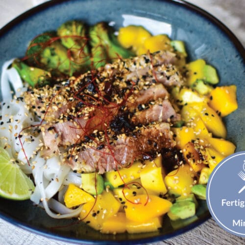 Rezept für asiatische Mango Thunfisch Bowl