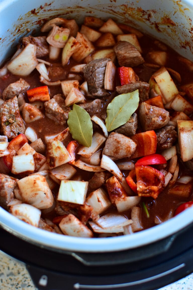 Köstliches Rinder Gulasch im Slow Cooker