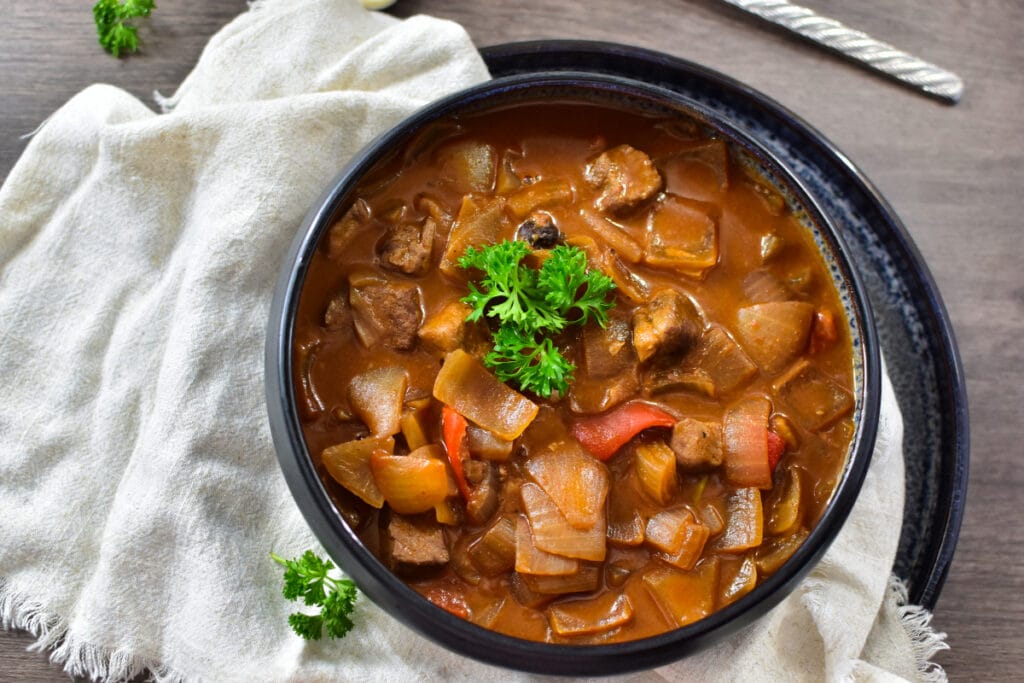 Das beste Rindergulasch im Slow Cooker