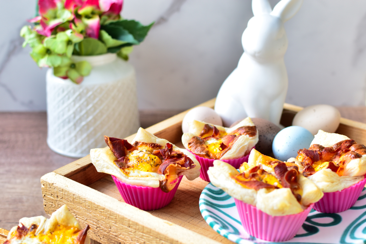 Schnelles Osterfrühstück aus dem Airfryer: Eier Nester mit Schinken, Käse und Blätterteig