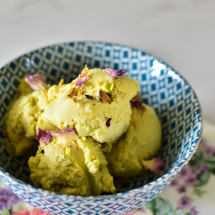 Pistazien-Rosen Eis im Ninja Creami Rezept