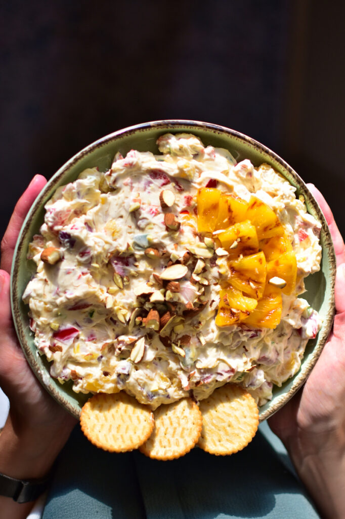 Selbstgemachter Ananas Dip mit Frischkäse