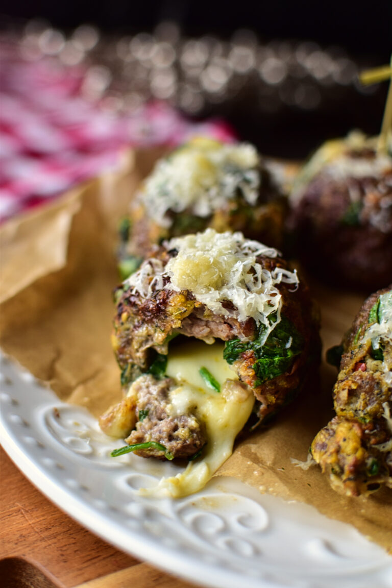 Käsefrikadellen aus dem Airfryer - Mozzarella &amp; Spinat