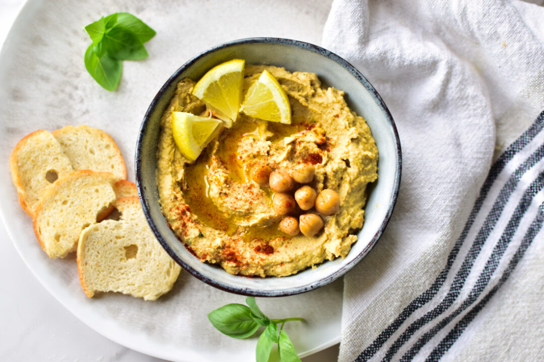 Nudelsalat mit Hummus-Dressing – Cremig, leicht &amp; vielseitig