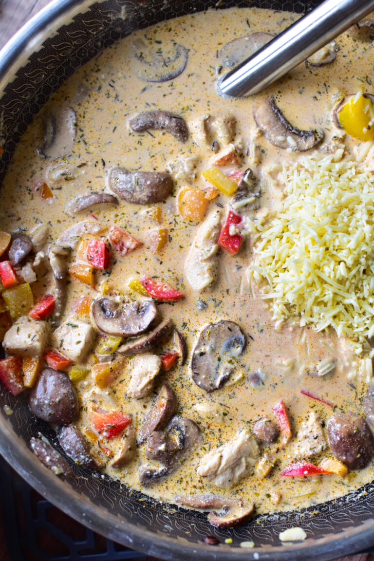 Hähnchen-Paprika-Auflauf: Partyrezept im Backofen