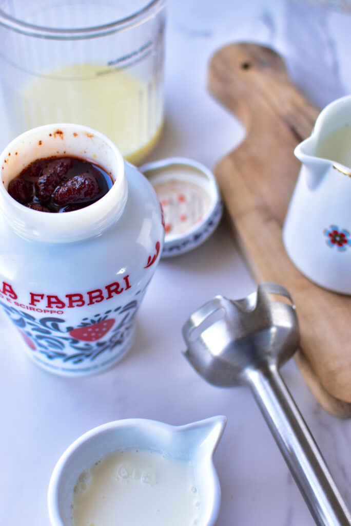 Zutaten auf einen Blick: Fabbri Erdbeeren, Sahne, Milch, Vanille.