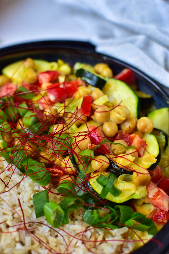 Curry mit Gemüse und Kokosmilch, frisch aus dem Airfryer