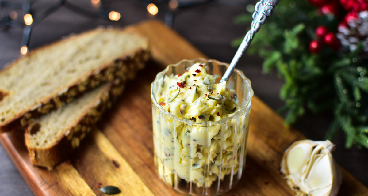 Einfache Knoblauchbutter – mit geröstetem Knoblauch