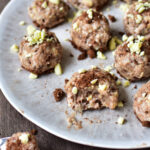 Cheesecake-Bällchen mit Spekulatius und weißer Schokolade
