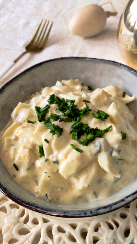 Eiersalat mit Eiern aus dem Airfryer gemacht.