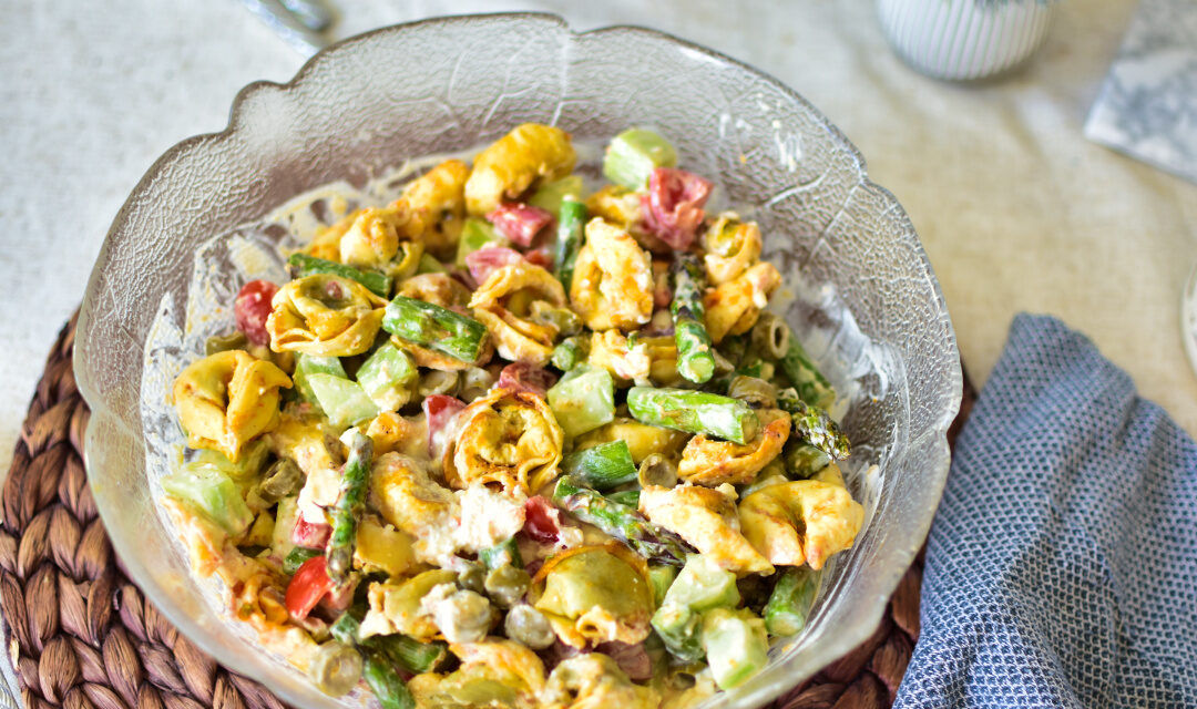 Crispy Tortellinisalat mit grünem Spargel: Der Grillbeilagen-Hit aus dem Airfryer!