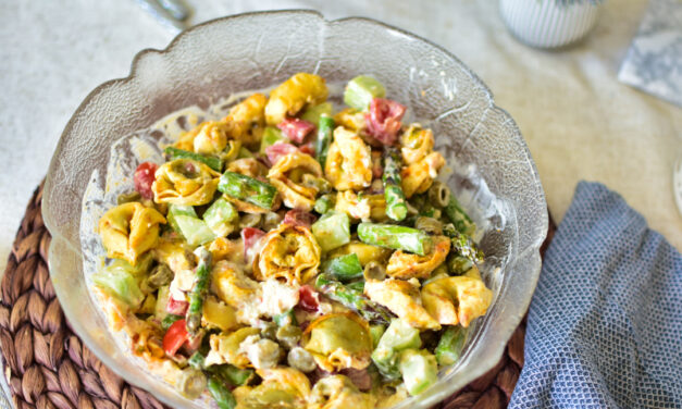 Crispy Tortellinisalat mit grünem Spargel: Der Grillbeilagen-Hit aus dem Airfryer!