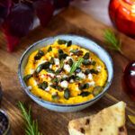 Cremiger Kürbis-Dip mit Feta & Honig